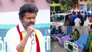 கொடுமை.. 36 மணி நேரம் கடந்துவிட்டது! கரூர் மருத்துவமனையை எட்டி கூட பார்க்காத தவெக தலைகள்! 