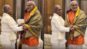 சி.பி.ராதாகிருஷ்ணனை சந்தித்த  இளையராஜா.. நாளை துணை ஜனாதிபதி தேர்தல் நடைபெறும் நிலையில் மீட்டிங்