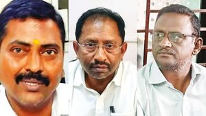 விஏஓ டூ தாசில்தார்.. மதுரை, கோவை, ஈரோடு, சேலம் என அடுத்தடுத்து கைதான அரசு ஊழியர்கள்.. எப்படி?
