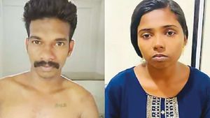  இன்பமாக இருக்கலாம்.. இளைஞர்களுக்கு ஸ்டேப்ளர் பின் அடித்து ரசித்த கேரள பெண்.. இறுதியில் ட்விஸ்ட்  
