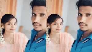 காஞ்சிபுரத்தில் தேவிகாவுக்கு மலர்ந்த காதல்.. சரத்குமாரின் சைலண்ட் வேலை! எஸ்பி வாசல்ல விழுந்து.. பரபர