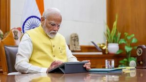 8-வது சம்பள கமிஷன்.. அரசு ஊழியர்கள் அறிய வேண்டிய மேஜர் அப்டேட்.. எந்த நேரமும் நடக்கலாம் 
