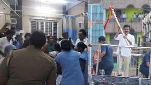 Arrest vijay: கரூரில் காற்றோடு கலந்த உயிர்கள்.. நடிகர் விஜயை கைது பண்ணி ஜெயில்ல போடுங்க! பறந்த கோரிக்கை!