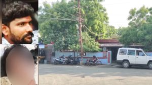 எதிர் வீட்டு பார்வதியோடு கள்ளக்காதல்! தங்கவேல்சாமியின் விபரீத முடிவு! போலீஸ் ஸ்டேசனில் கிடந்த கோலம்!