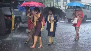 அடுத்த 2 மணி நேரம்.. திருவள்ளூர் டூ குமரி வரை.. 10 மாவட்டங்களில் மழை வெளுக்க போகுது!