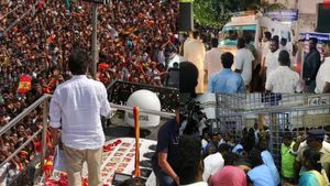 Karur Stampede: கரூர் தவெக பிரச்சார கூட்டத்தில் இறந்தவர்கள் யார் யார்? லிஸ்ட் இதோ!