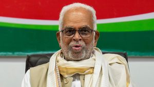 யார் இந்த சுதர்சன் ரெட்டி! சி.பி. ராதாகிருஷ்ணனுக்கு கடும் போட்டி தரும் 