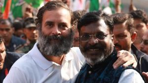 “பாஜக அரசியல் விளையாட்டை தொடங்கிடுச்சு..” கரூர் விவகாரத்தில் காங்கிரஸுக்கு திருமாவளவன் வைத்த கோரிக்கை