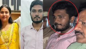 வேலூரில் காதலியுடன் சேர்ந்து.. 70 லட்சம் சம்பாத்தியம்..  இன்ஸ்பெக்டர்  மகனுக்கு  இறுதியில் ட்விஸ்ட்