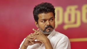  விஜய் சென்னைக்கு போவதற்கு பதில் கரூரில் மருத்துவமனைக்கு போயிருக்க வேண்டாமா?