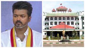 39 பேர் உயிரிழப்பு எதேச்சையான விபத்து இல்லை.. திட்டமிட்ட சதி - நீதிபதியிடம் தவெக மனு
