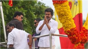 சொந்த மாவட்டத்தையே கருவாடாக காயவிட்டிருக்கிறார் ஸ்டாலின்.. திருவாரூர் மண்ணில் விஜய் பேச்சு! 