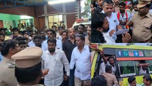 திண்டுக்கல் நிர்மல் குமார் மேல கை வெச்சதுமே.. தவெக செய்ததை பாருங்க.. குண்டுக்கட்டாக தூக்கிய போலீஸ்
