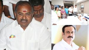 அப்பல்லோவில் ராமதாஸை அன்புமணி சந்திக்காதது ஏன்? தந்தையை கவனிக்க தவறிவிட்டார்- அருள் எம்எல்ஏ அட்டாக்