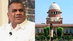 Bussy Anand: ஒரு வாரமாக தலைமறைவு! புஸ்ஸி ஆனந்துக்கு ஜாமீன் கிடைக்குமா? உச்ச நீதிமன்றத்தில் முறையிட தவெக திட்டம் 