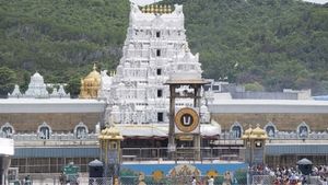 Tirupati: புரட்டாசி மாத சதுர்த்தி திதியில்! திருப்பதி ஏழுமலையான் கோயிலில் குவிந்த பக்தர்கள்