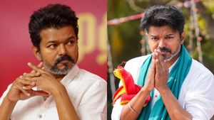 கண்ணீருடன் ஆறுதல் சொல்லும் விஜய்.. கரூர் கூட்ட நெரிசலில் பலியானோர் குடும்பத்தினருடன் சந்திப்பு!