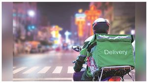கோவை டெலிவரி ஊழியர்கள் இனி சாலையில் காய வேண்டாம் – ஏசி வசதியுடன் செம ரெஸ்டிங் பாயின்ட்