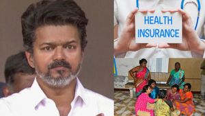 கரூரில் பலியான 41 பேரின் குடும்பத்தினருக்கும்! தலா ரூ. 5 லட்சம் மருத்துவக் காப்பீடு வழங்கினார் விஜய்!