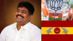 ராமநாதபுரம் தொகுதியில் யாருக்கு வாய்ப்பு? காதர் பாட்சாவுக்கு சவால் கொடுக்கும் பாஜக, தவெக! 
