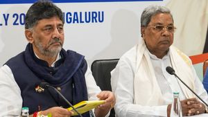 நாளை முதல் அடுத்த 10 நாட்களுக்கு பள்ளிகளுக்கு விடுமுறை.. கர்நாடக முதல்வர் சித்தராமையா அறிவிப்பு