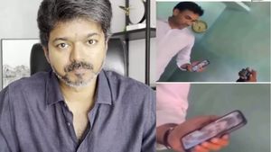 மறுபடியும் கரூர் போறாரு விஜய்.. இந்த தேதியா? அன்னைக்கு தானே முக்கிய சம்பவமே இருக்கு! பரபர பாலிடிக்ஸ்