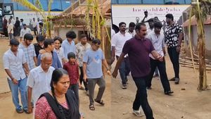 தனுஷ் குடும்பத்துக்கே தலைக்கனம்.. சொந்த ஊருக்குள் எதுக்குங்க பவுன்சர்? கொந்தளித்த கிராம மக்கள்!