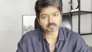 விஜய் விஜயம்..கரூர் போவது உறுதி! தேதி பின்னர் அறிவிக்கப்படும்! உச்சகட்ட குழப்பத்துல விஜய்! தடதட தவெக