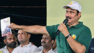 கனிமவளக் கொள்ளைக்கு ஒரு ‘காட்ஃபாதர்’.. அவர் பெயர் தான் ‘அப்பாவி’! யாரைச் சொல்கிறார் அன்புமணி ராமதாஸ்