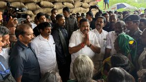 பொய் சொல்லும் தமிழக அரசு..விவசாயிகளுக்கு இந்த தீபாவளி கண்ணீர் தீபாவளி! எடப்பாடி பழனிசாமி சுளீர்