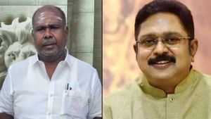 வேடிக்கை பார்க்க வந்த டிடிவி தினகரன்..விஜய் சீனியர் கூட பரிட்சை எழுதனும்! சொல்கிறார் ஆர்பி உதயகுமார்