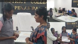 பெரம்பலூரில் அரசு பள்ளியில் அசத்திய கலெக்டர்! மாவட்ட ஆட்சியரால் மாணவிக்கு நெகிழ்ச்சி