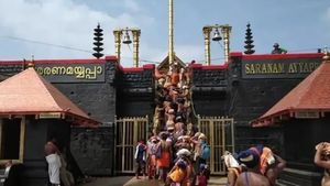 சபரிமலையில் மிகப்பெரிய தங்க மோசடி.. யார் இந்த உன்னிகிருஷ்ணன் போற்றி.. சிக்கலில் பெங்களூர் மலையாளி