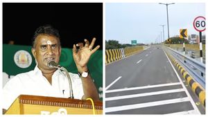 அவிநாசி சாலை மேம்பாலம் காலம் காலமாக எடப்பாடியார் பெயரைத்தான் சொல்லும் – வேலுமணி பன்ச்