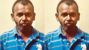 தூத்துக்குடி  கோவிலில் கேட்ட வித்தியாசமான சத்தம்.. கையும் களவுமாக சிக்கி அசிங்கப்பட்ட கோமதி விநாயகம்