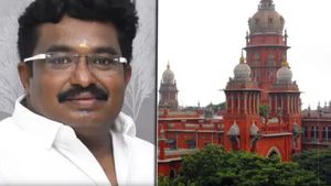 புஸ்ஸி ஆனந்த், நிர்மல்குமாரை போல் சதீஷ்குமாரும் தலைமறைவு! தனிப்படைகள் வலைவீச்சு!