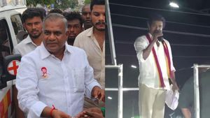  “சொந்த கட்சியினரை கொல்லும் நோக்கம் இல்லை”.. முன் ஜாமீன் வழக்கில் புஸ்ஸி ஆனந்த் வைத்த பரபர வாதம்