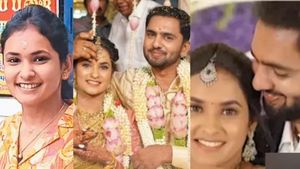 திருப்பூர் ரிதன்யாவின் 3 சிம் கார்டு.. செல்போனில் புதிய ஆடியோ ஆதாரம்! வரதட்சணை கேஸில் புது திருப்பம்