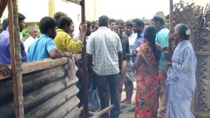  பட்டியலின பெண் பள்ளியில் சமைப்பதை தடுத்து சாதி தீண்டாமை.. 6 பேர் குற்றவாளிகள்.. 2 ஆண்டு சிறை தண்டனை!