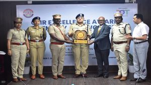  “இதுல தான் ஸ்பெஷலிட்ஸ்ட்டே”.. தொலைந்த செல்போன்களை மீட்பதில் மாஸ் காட்டும் மதுரை காவல்துறை!