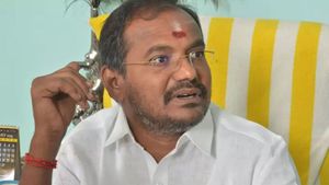  பாமக எம்.எல்.ஏ அருள் மீது குண்டர் சட்டத்தில் நடவடிக்கை எடுக்கவேண்டும்.. டிஜிபி அலுவலகத்தில் புகார்!