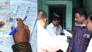 SIR.. வீடு வீடாக வரும் அதிகாரிகள்.. யாருடைய பெயரெல்லாம் நீக்கப்படும்.. விவரம் 