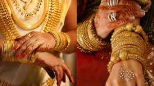 Gold Price today: தங்கம் விலை தடாலடி சரிவு.. நகை பிரியர்களுக்கு இன்ப அதிர்ச்சி.. இன்றைய ரேட் என்ன? 