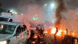 காரை ஓட்டி வந்த உமர் முகமது.. மிக பெரிய தீவிரவாத நெட்வொர்க் அம்பலம்! டெல்லி கார் வெடிப்பில் பகீர்