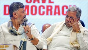 சித்தராமையாவுக்கு போகும் பிரஷர்.. கைமாறும் முதல்வர் பதவி? டிகே சிவக்குமார் சொன்ன வார்த்தை முக்கியம்