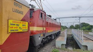 நாளை முதல் குருவாயூர் எக்ஸ்பிரஸ் உள்பட 5 முக்கிய ரயில்கள் மதுரையில் நிற்காது! ஏன் என்னாச்சு?