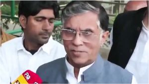 தலைமை தேர்தல் ஆணையருக்கும்.. மக்களுக்குமான போட்டியாம்! தோல்வியால் டோனை மாற்றிய காங்.