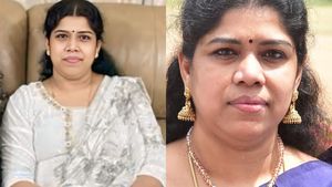 திண்டுக்கல்லில் அமைச்சர் ஐ பெரியசாமி மகள் இந்திரா வீட்டில் ரெய்டு.. கோவையில் இருந்து வந்த டீம்