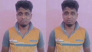 கரூரில் காதலிக்க மறுத்த கல்லூரி மாணவி.. கொதிக்கும் எண்ணெய்யை ஊற்றிய இளைஞர் கைது 