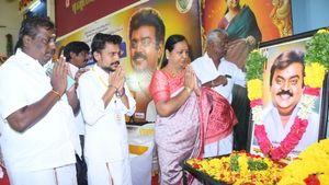 அமைச்சராகப் போகும் தேமுதிகவினர்.. ஆட்சி அதிகாரத்தில் பங்கு கேட்போம்! தடாலடியாகப் பேசிய பிரேமலதா! 